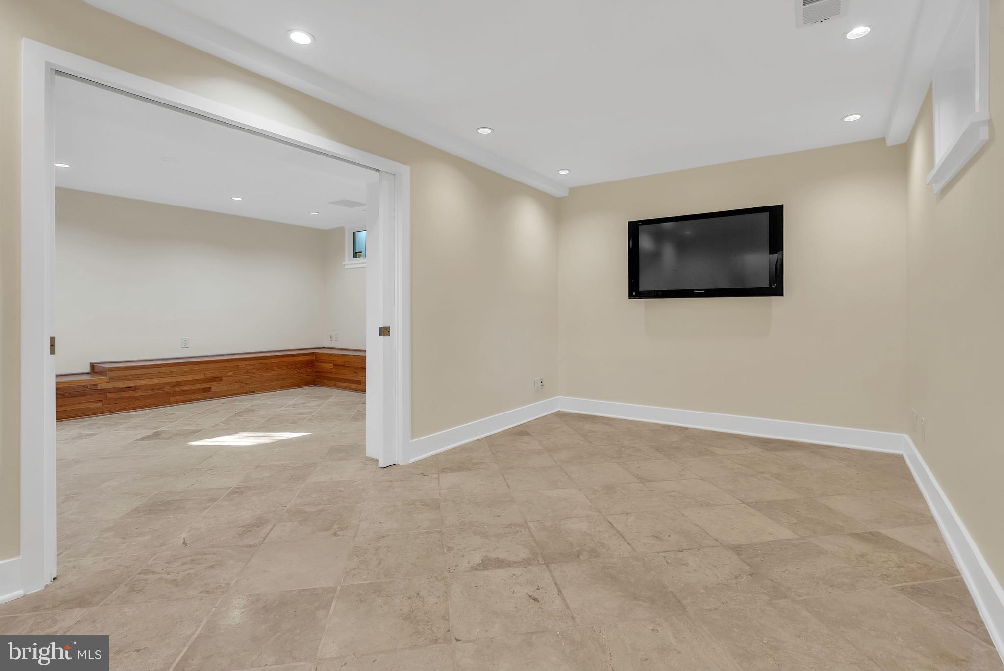 4472 UPTON STREET NW