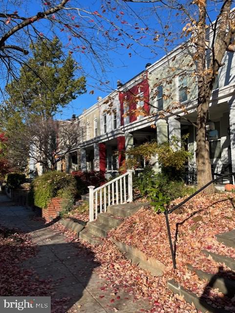 13 16TH STREET NE