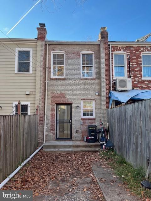 13 16TH STREET NE