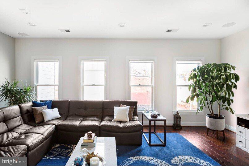 1904 Vermont Ave NW #B