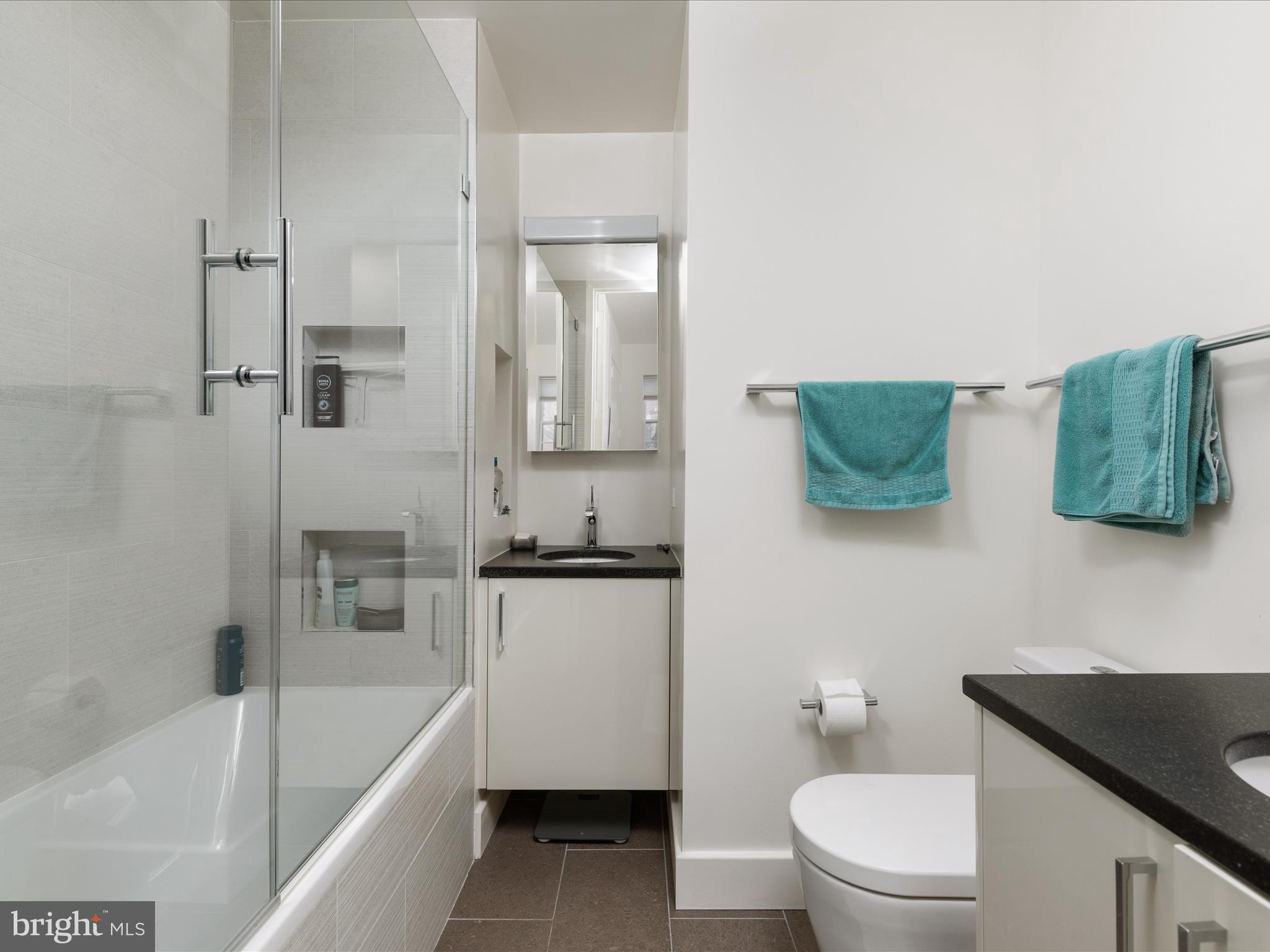 1527 30TH STREET NW B21