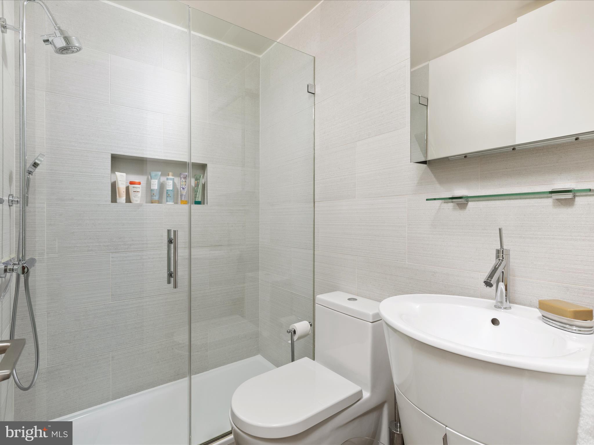 1527 30TH STREET NW B21