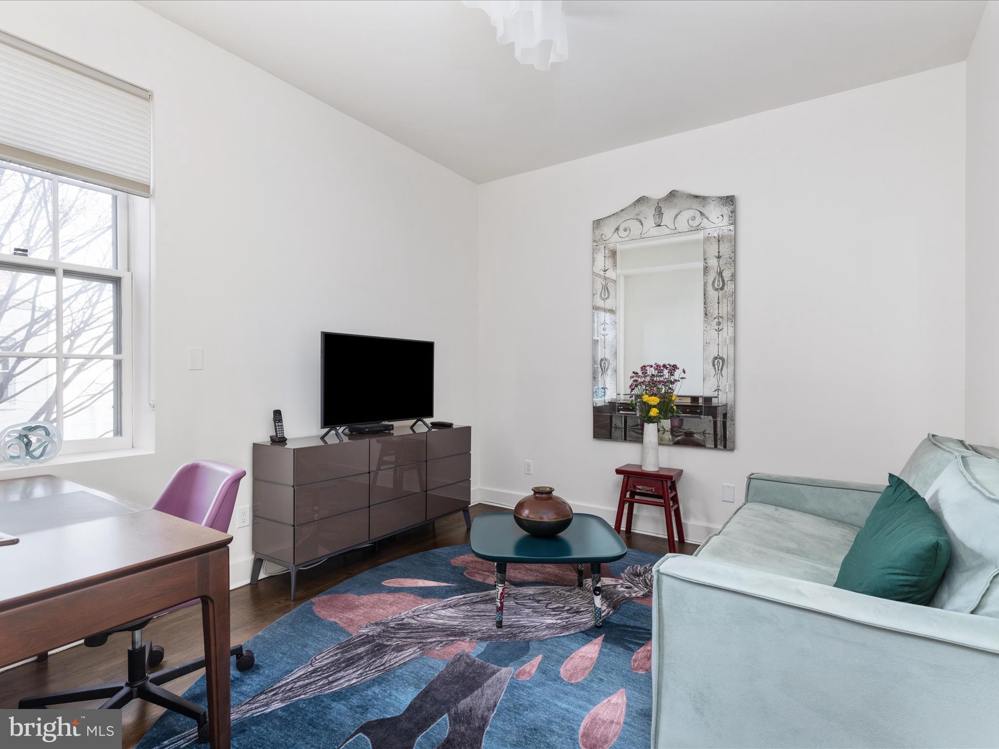 1527 30TH STREET NW B21