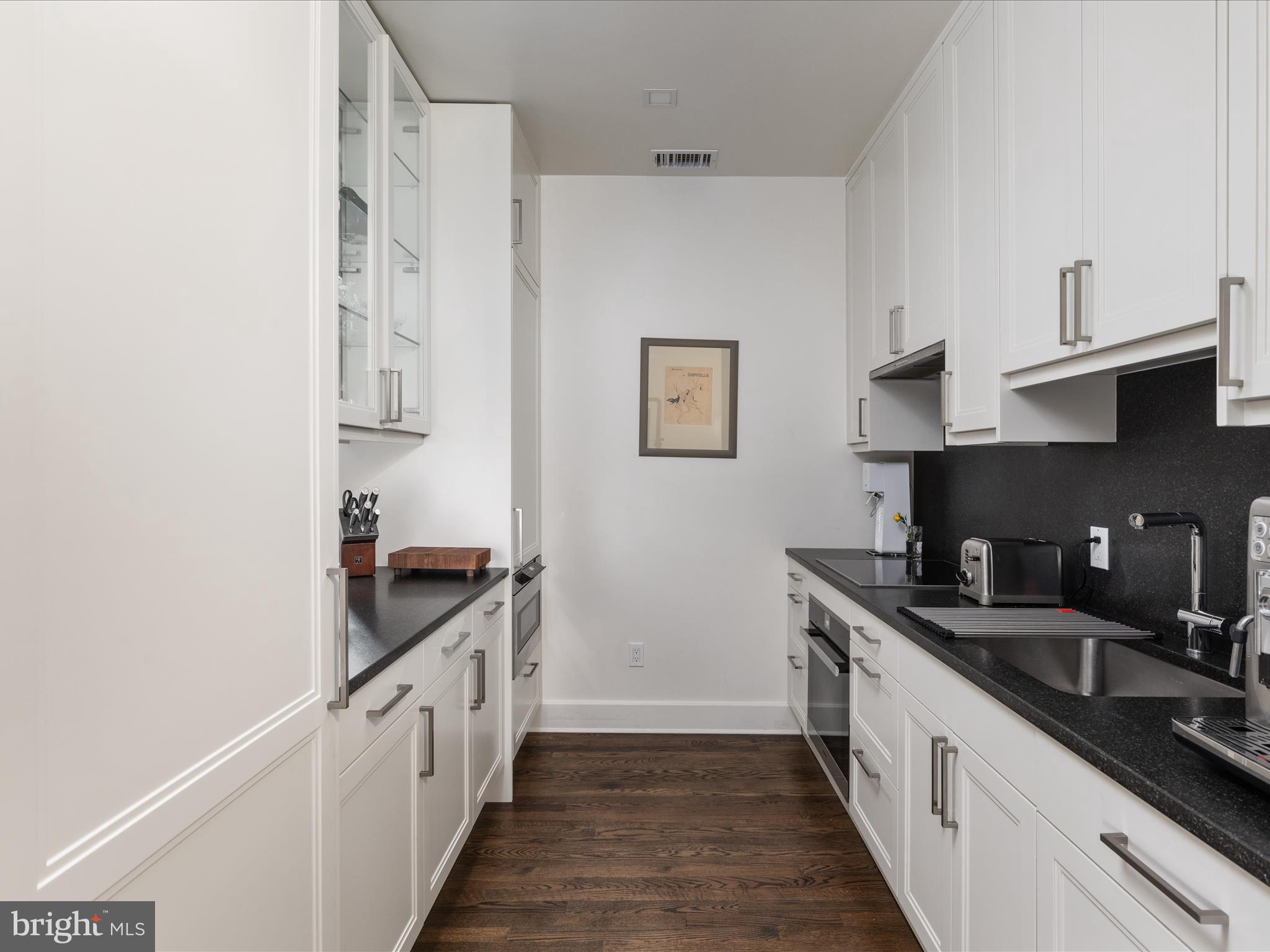 1527 30TH STREET NW B21