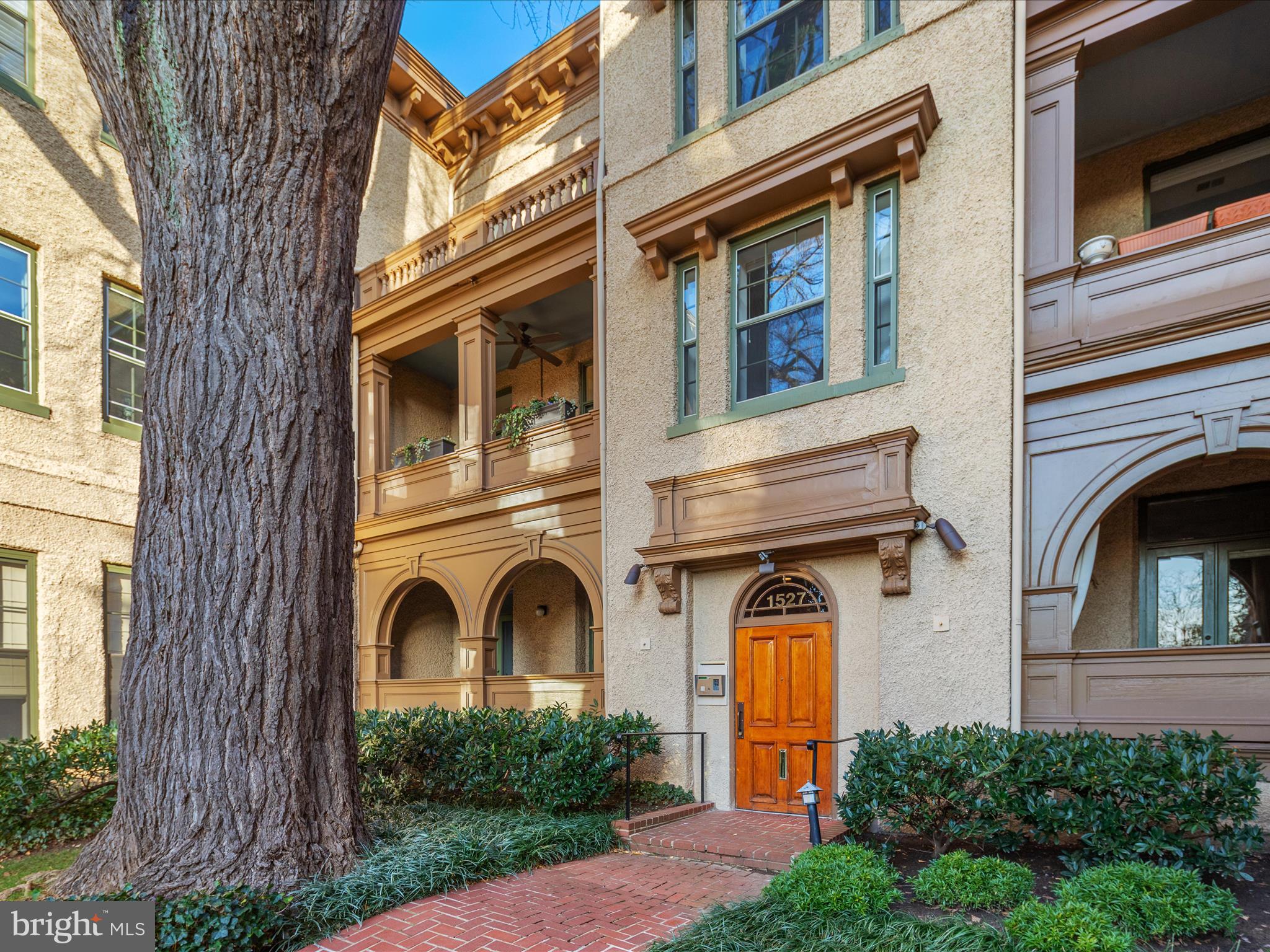 1527 30TH STREET NW B21