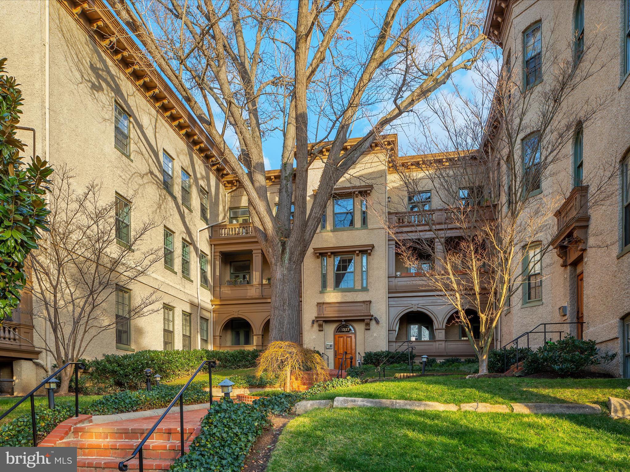 1527 30TH STREET NW B21