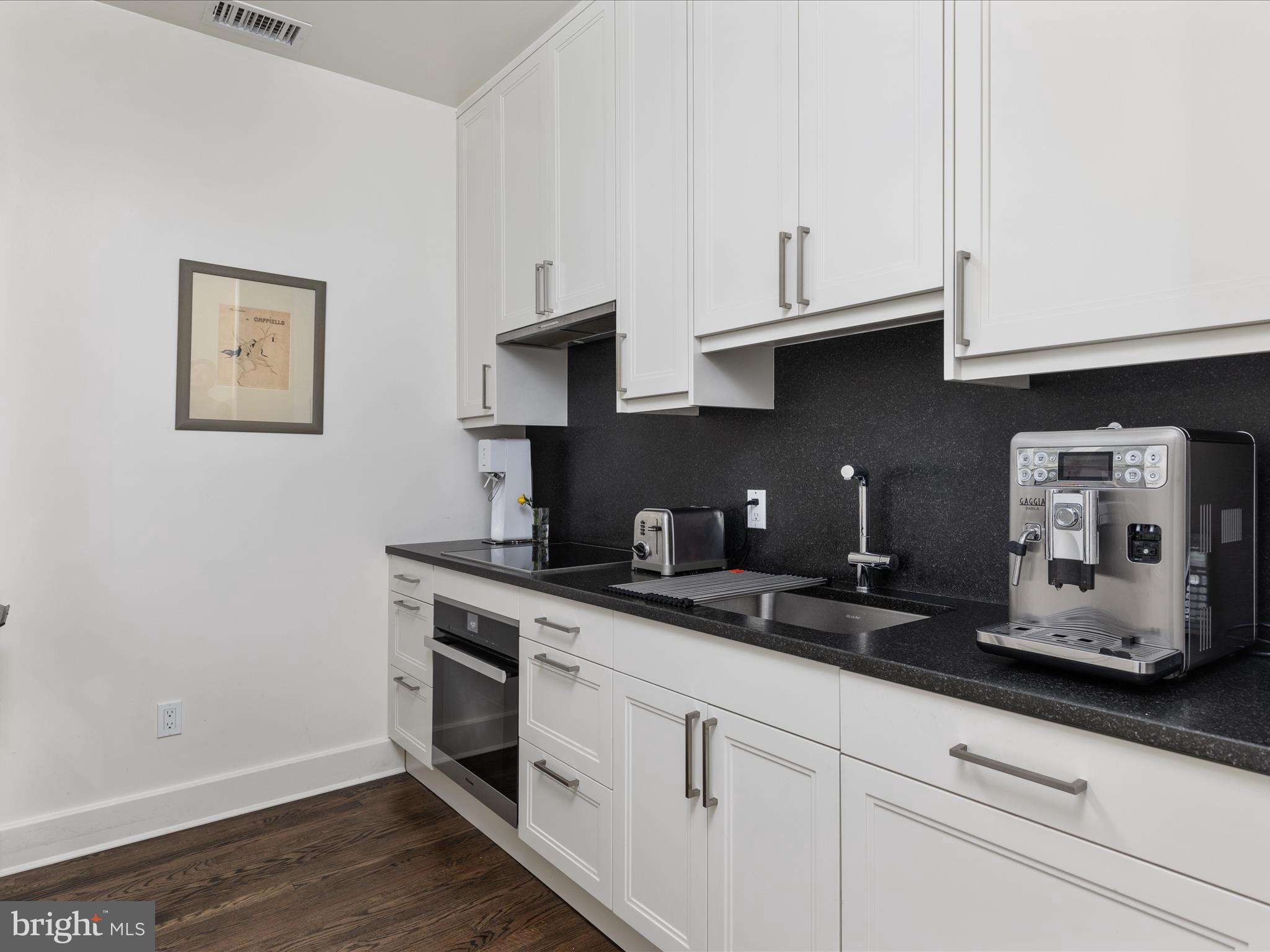 1527 30TH STREET NW B21