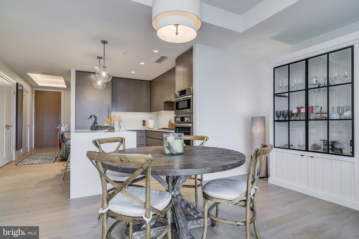 2501 M St NW #301