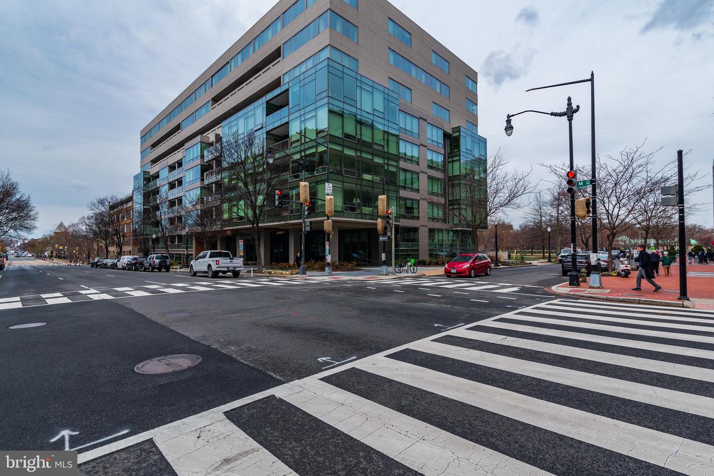 2501 M St NW #301