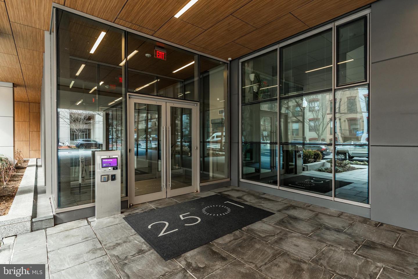 2501 M St NW #301