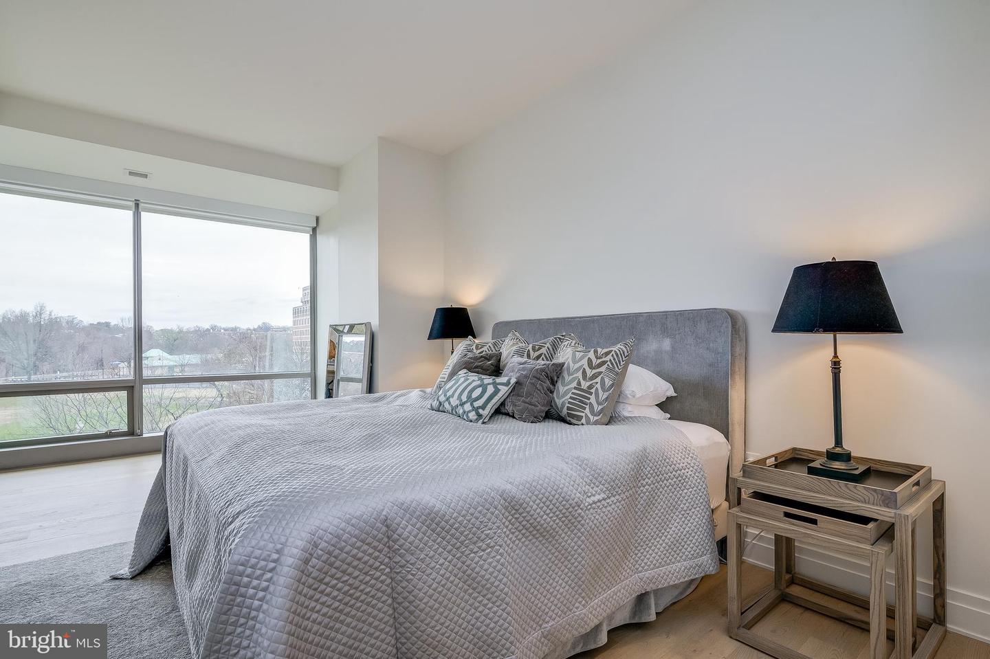 2501 M St NW #301