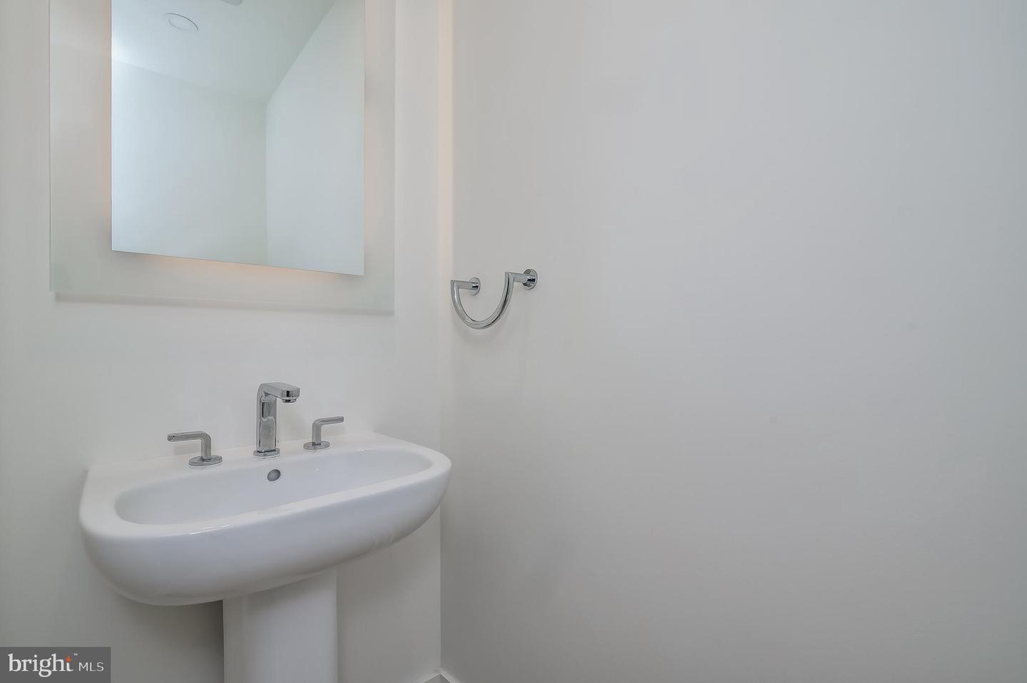 2501 M St NW #301