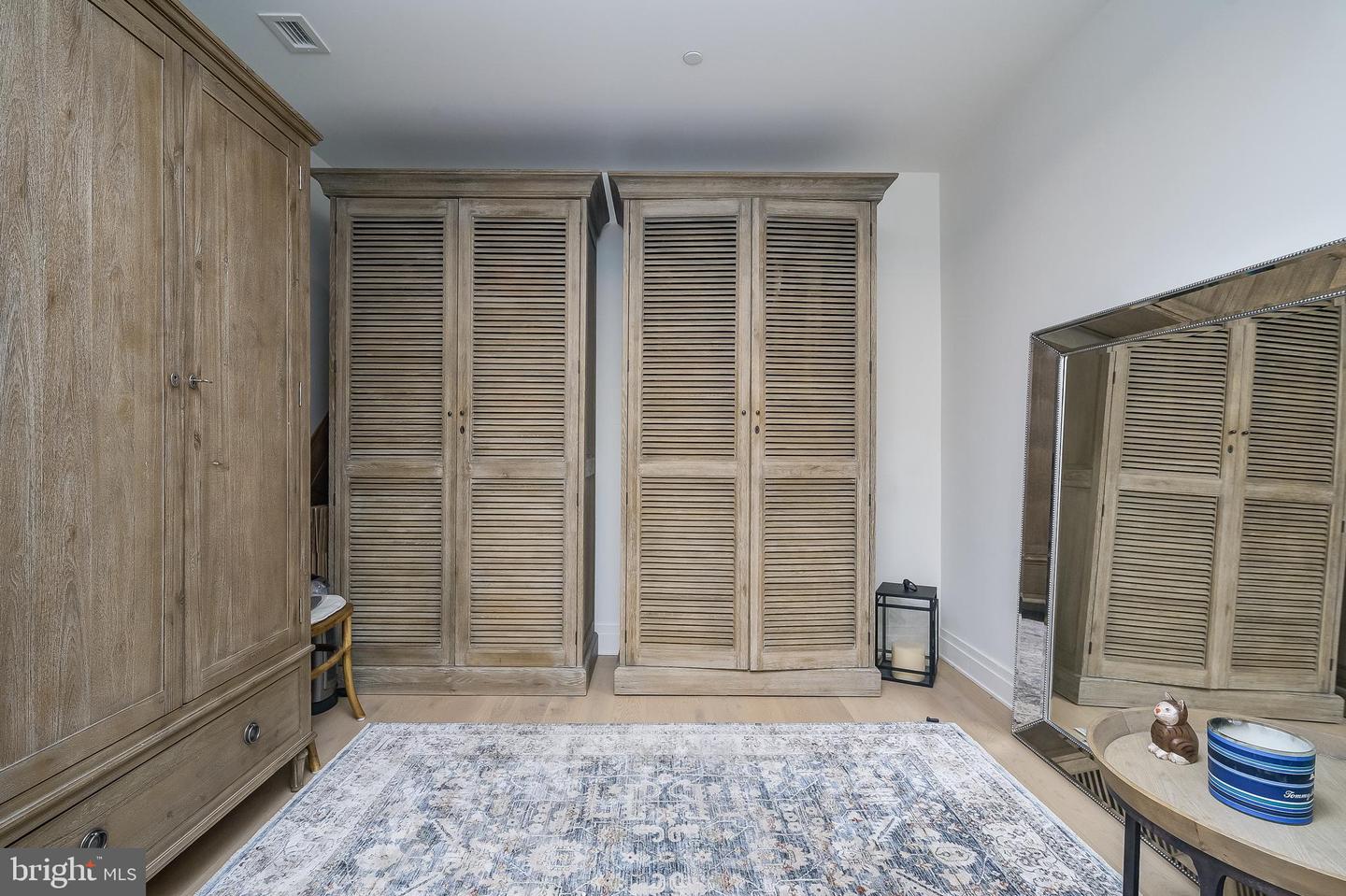 2501 M St NW #301