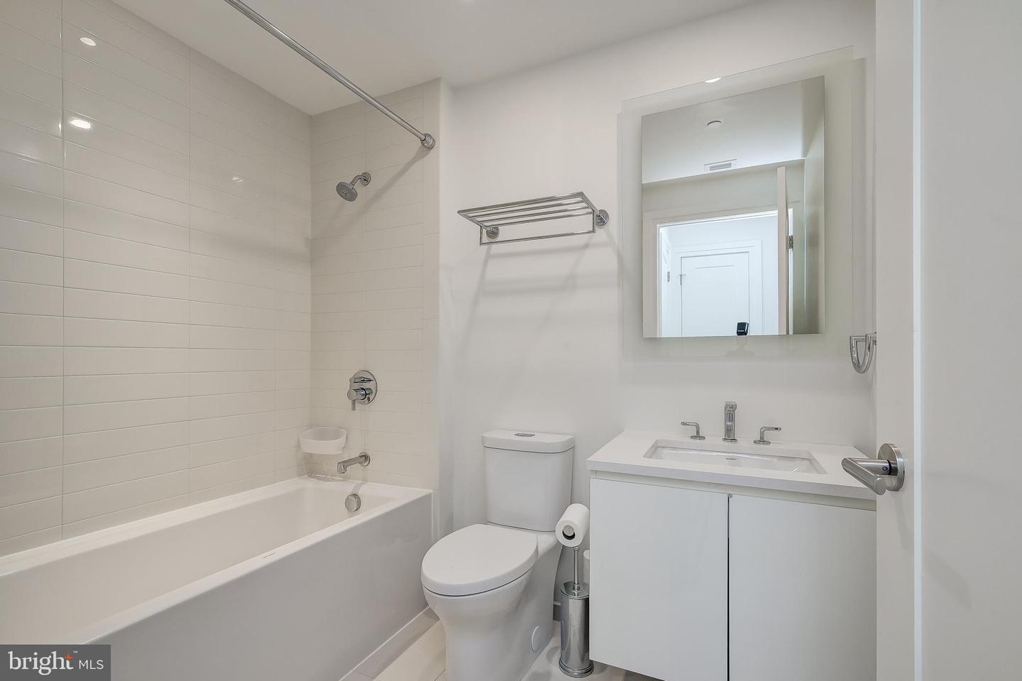 2501 M St NW #301