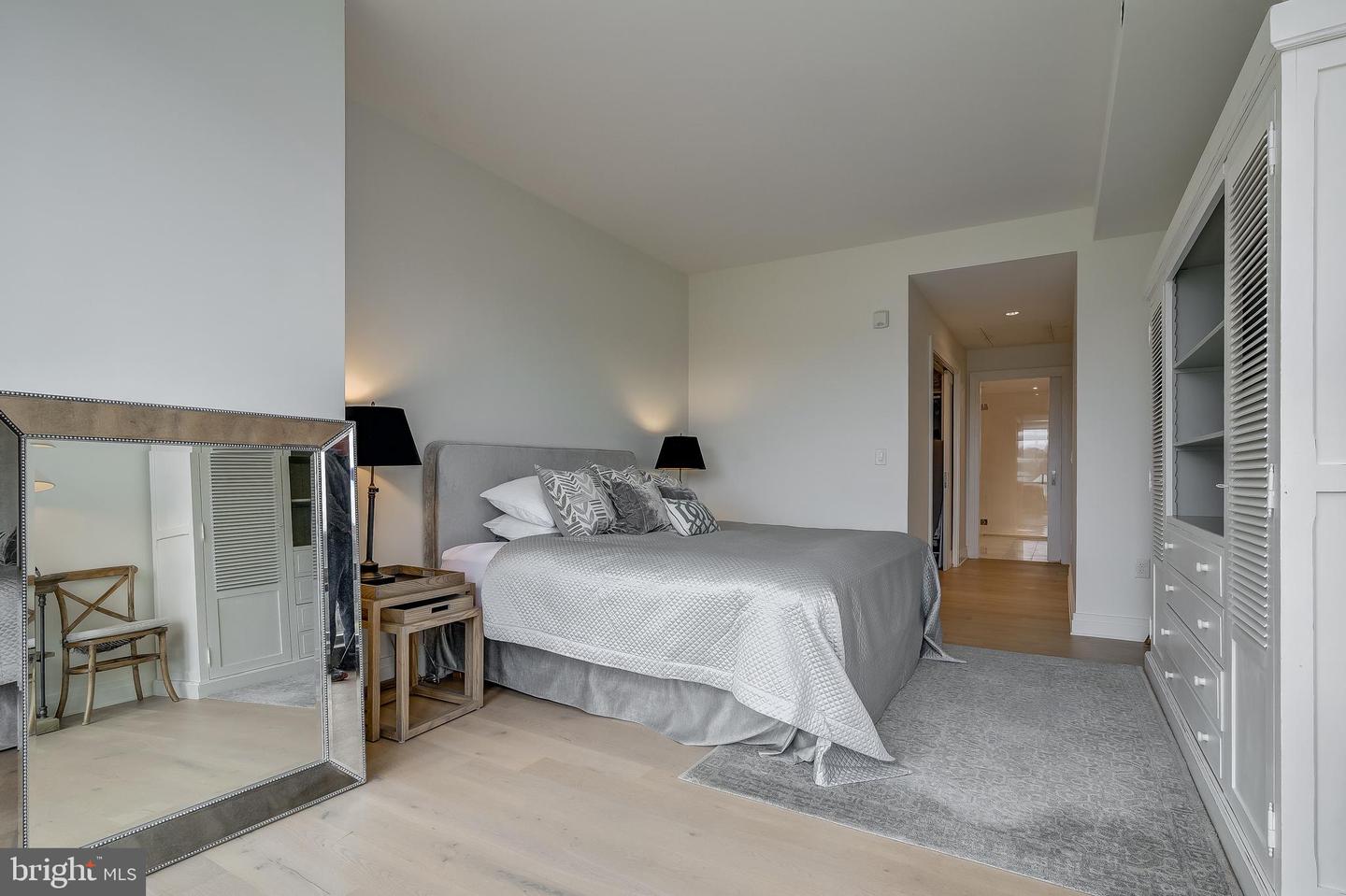 2501 M St NW #301