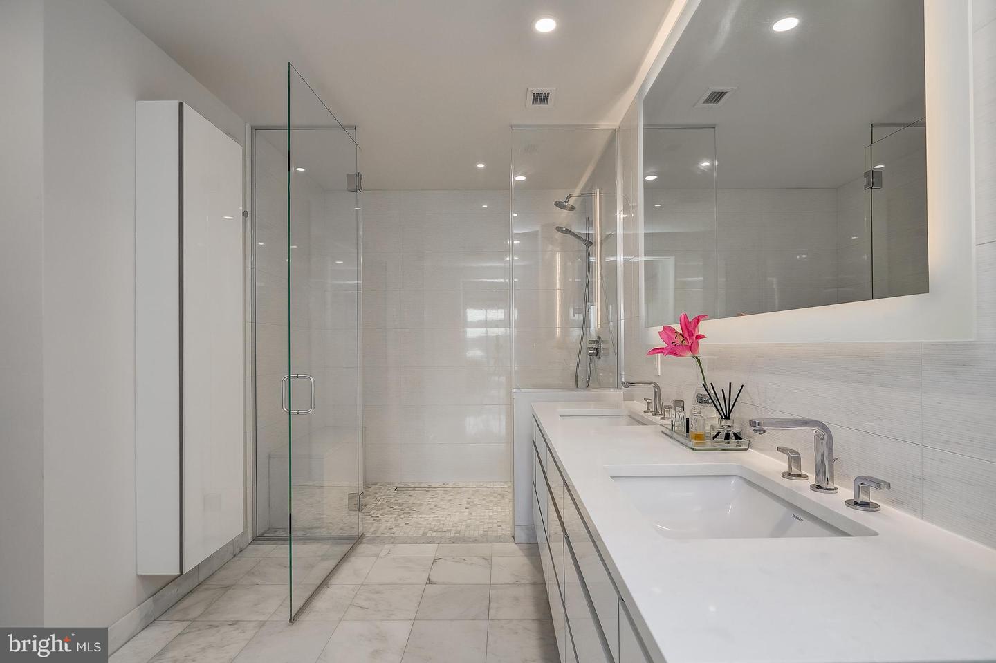 2501 M St NW #301