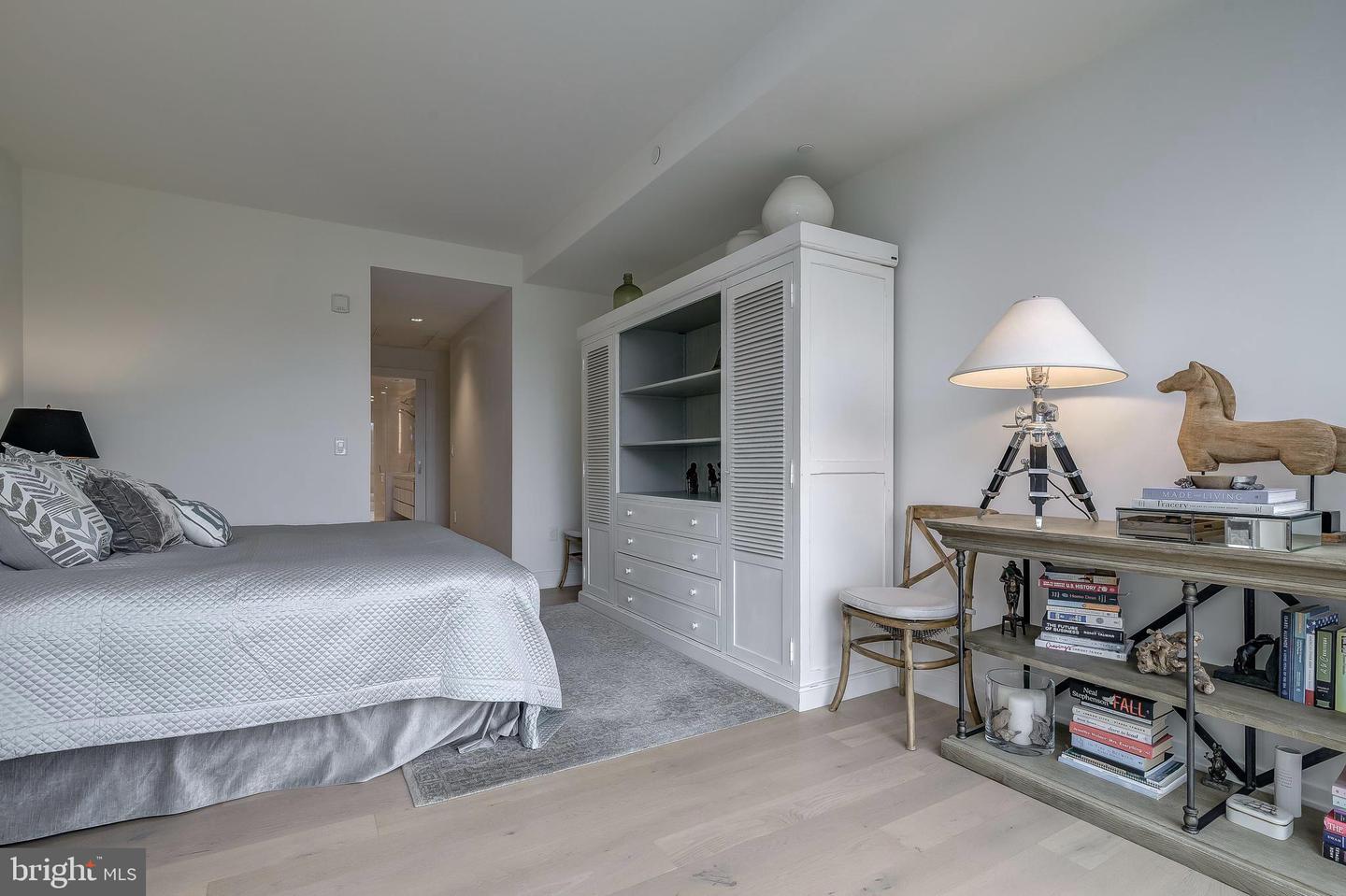 2501 M St NW #301