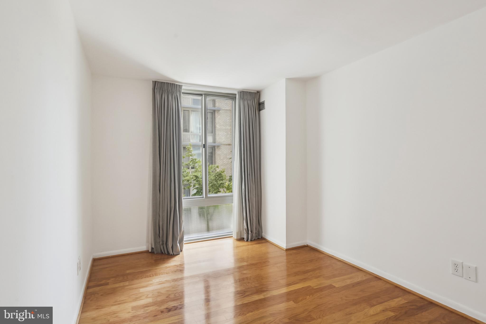 950 25TH STREET NW 214N