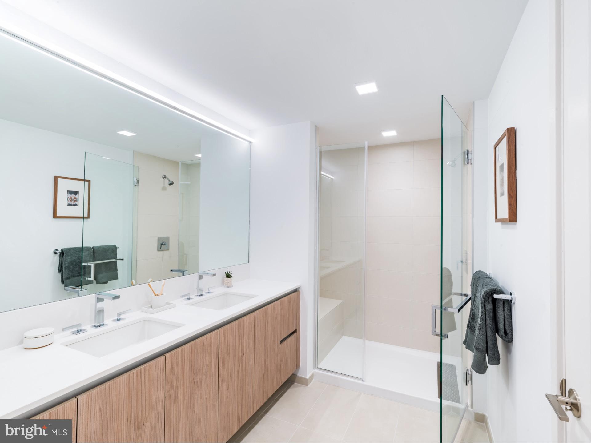 20 RIDGE SQUARE NW C-305/VARIES