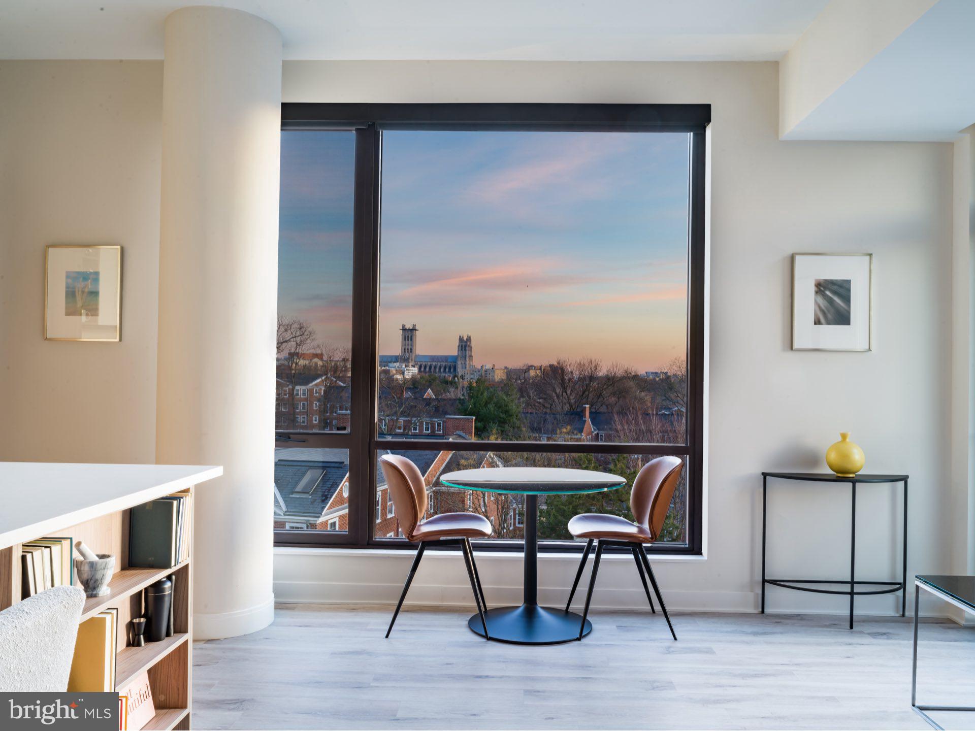 20 RIDGE SQUARE NW 829