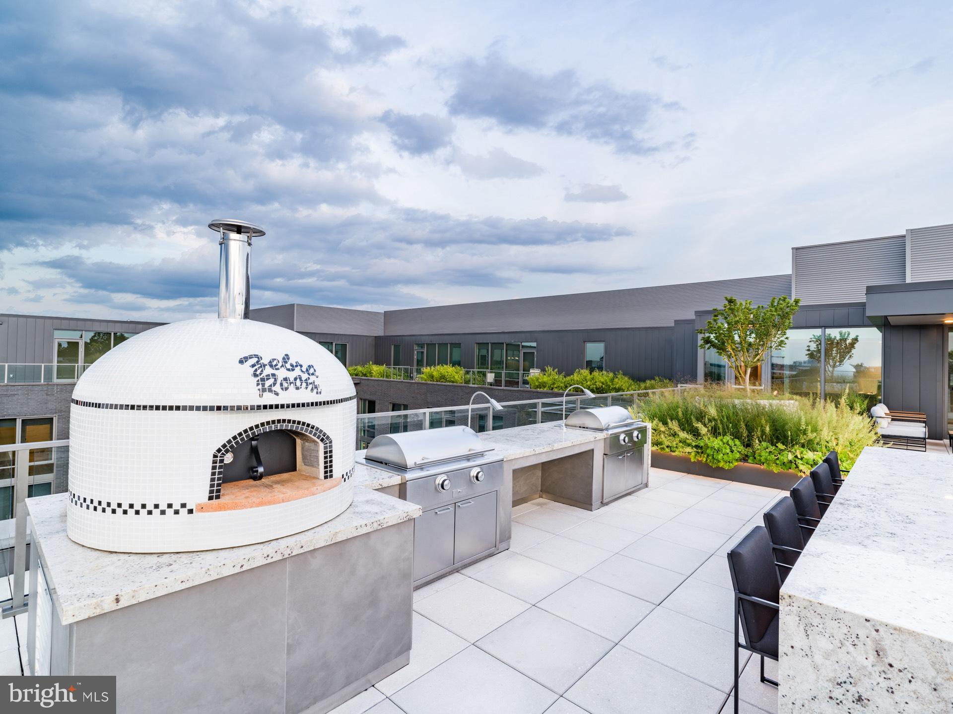 20 RIDGE SQUARE NW 829