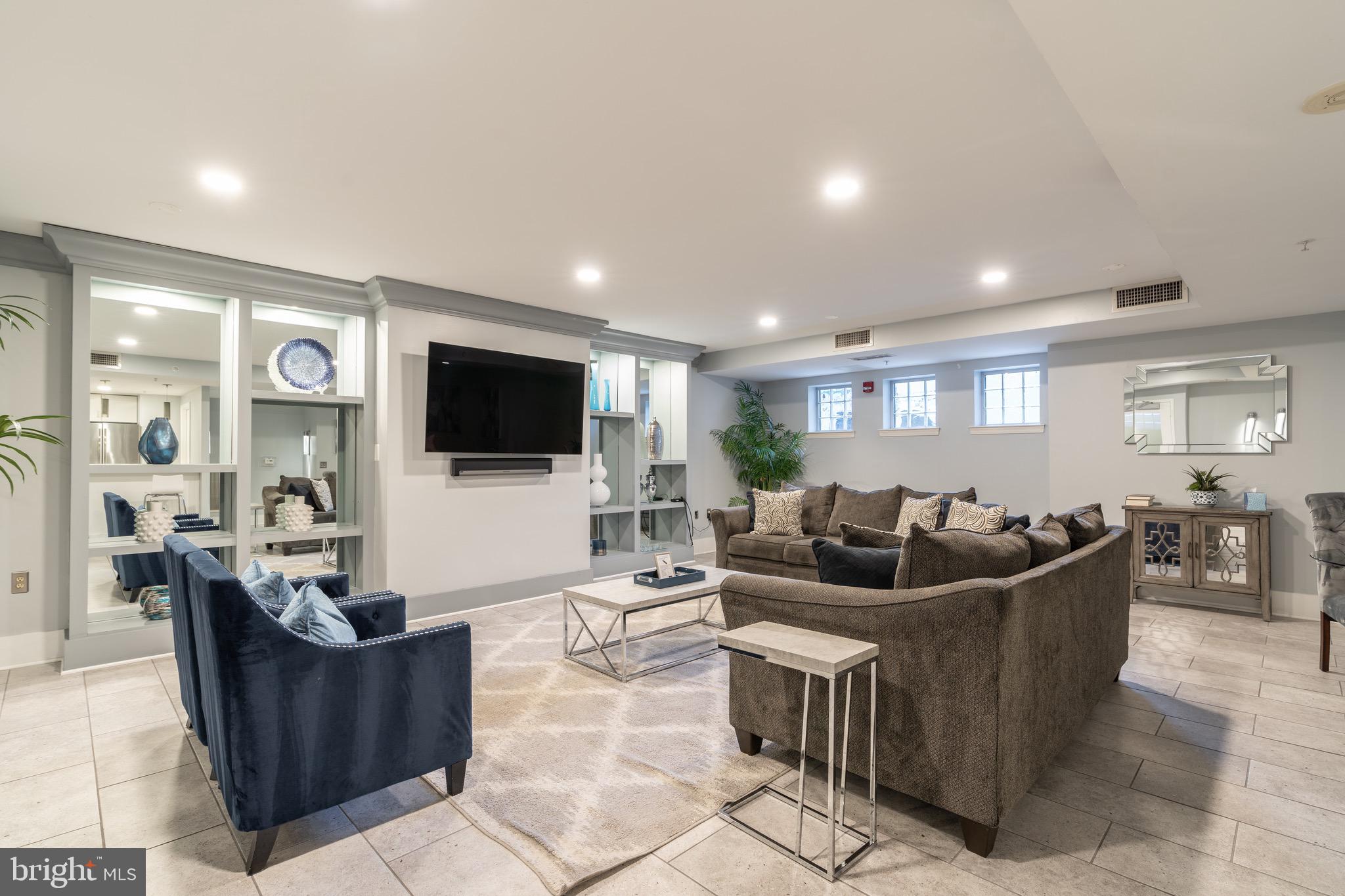 555 MASSACHUSETTS AVENUE NW 1005
