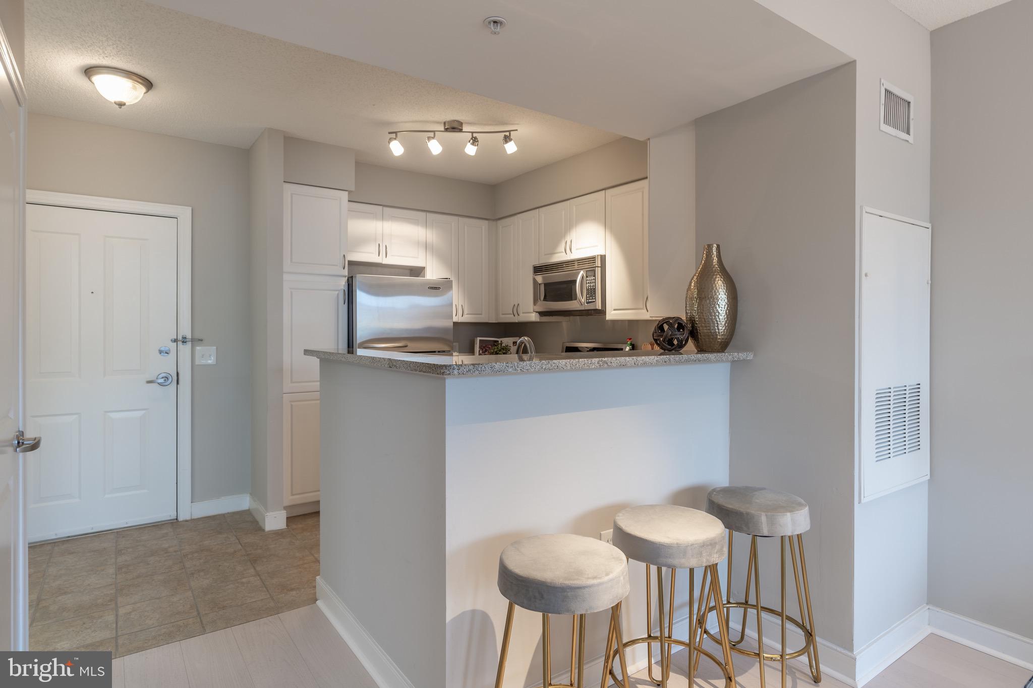 555 MASSACHUSETTS AVENUE NW 1005