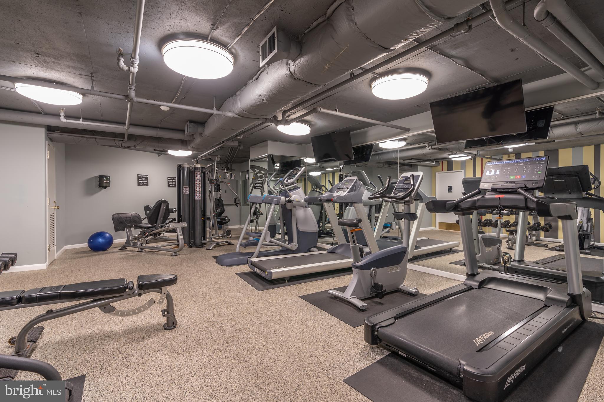 701 PENNSYLVANIA AVENUE NW 1106