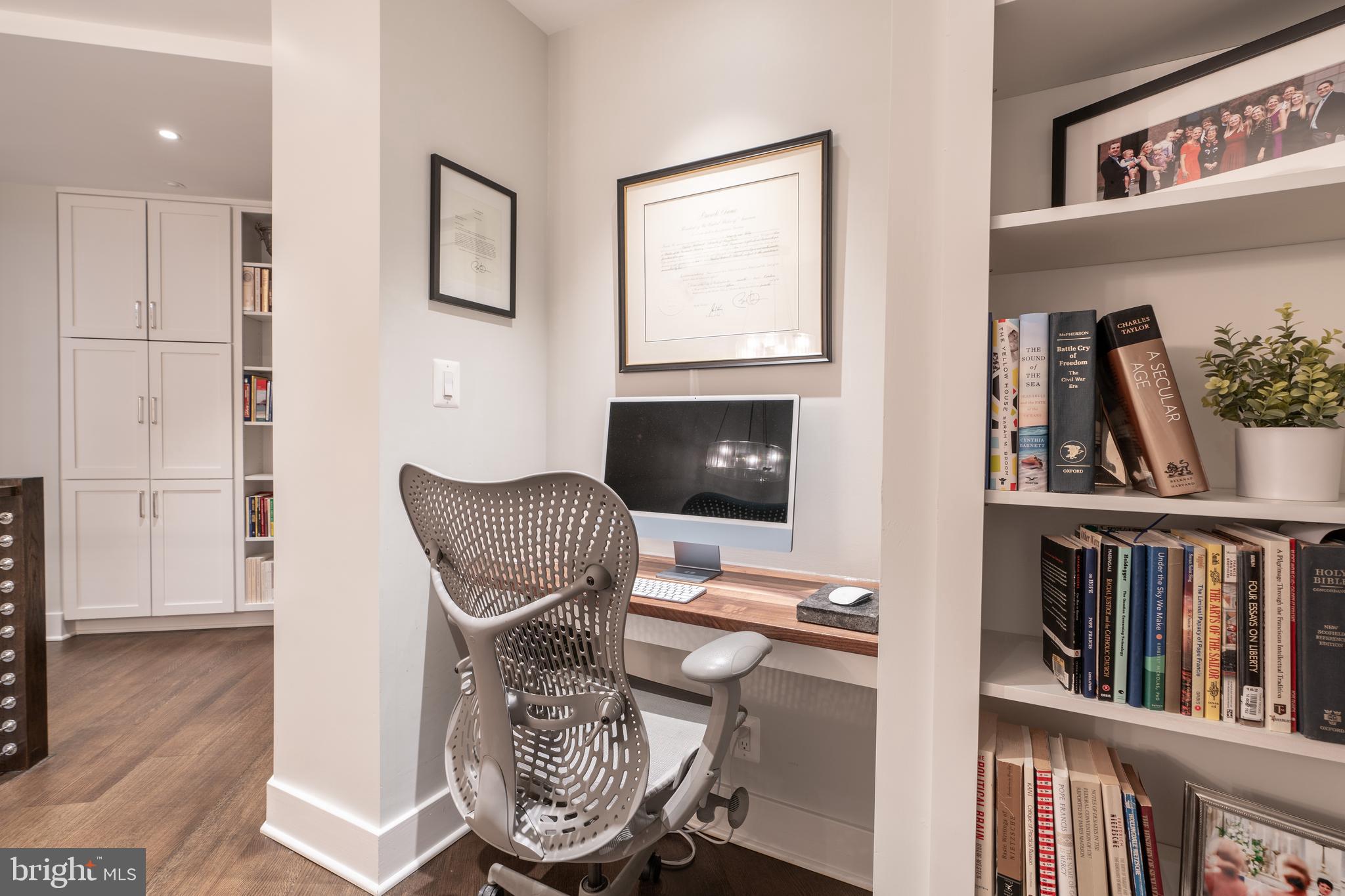 2501 NW M STREET NW 715