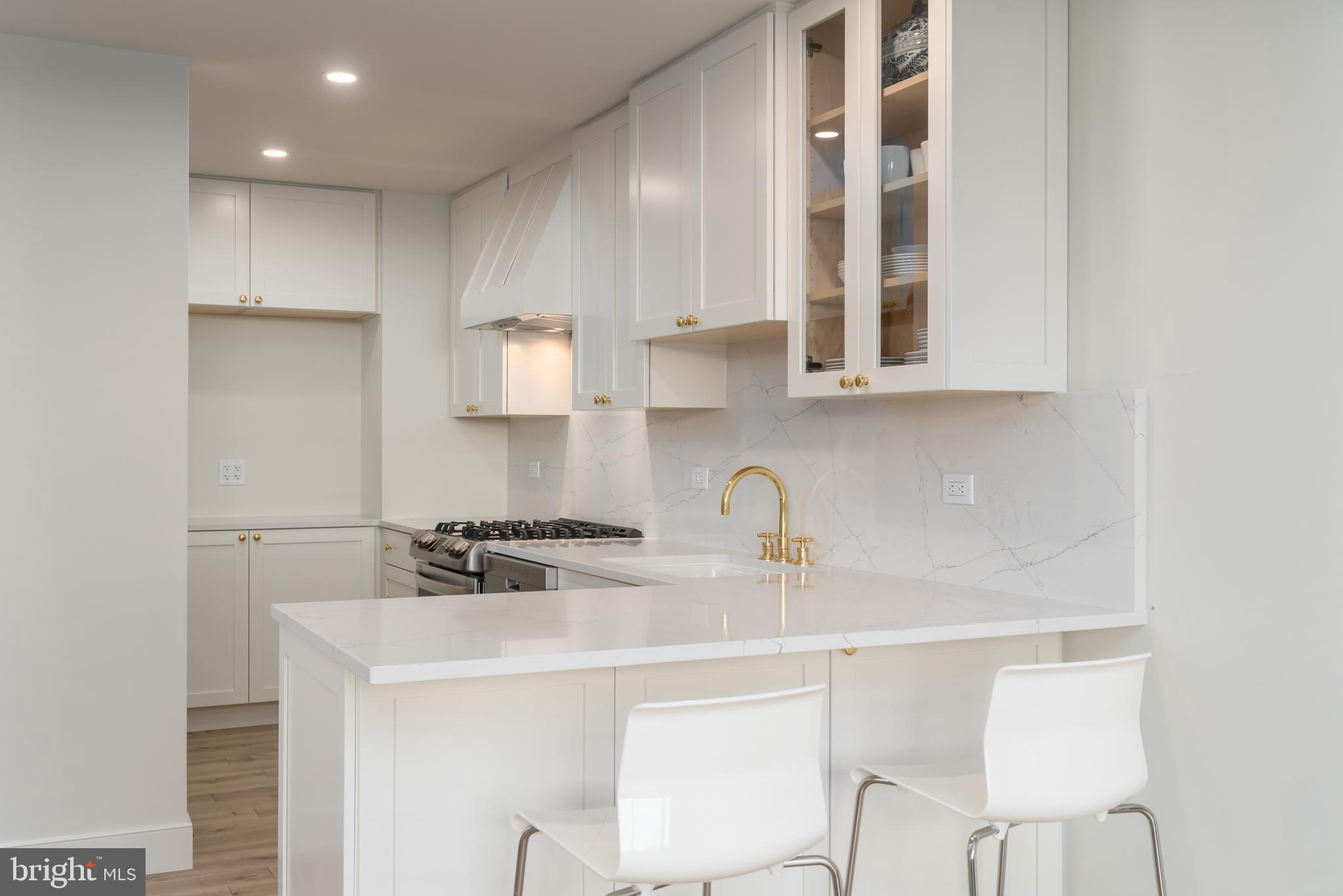 2700 VIRGINIA AVENUE NW 806