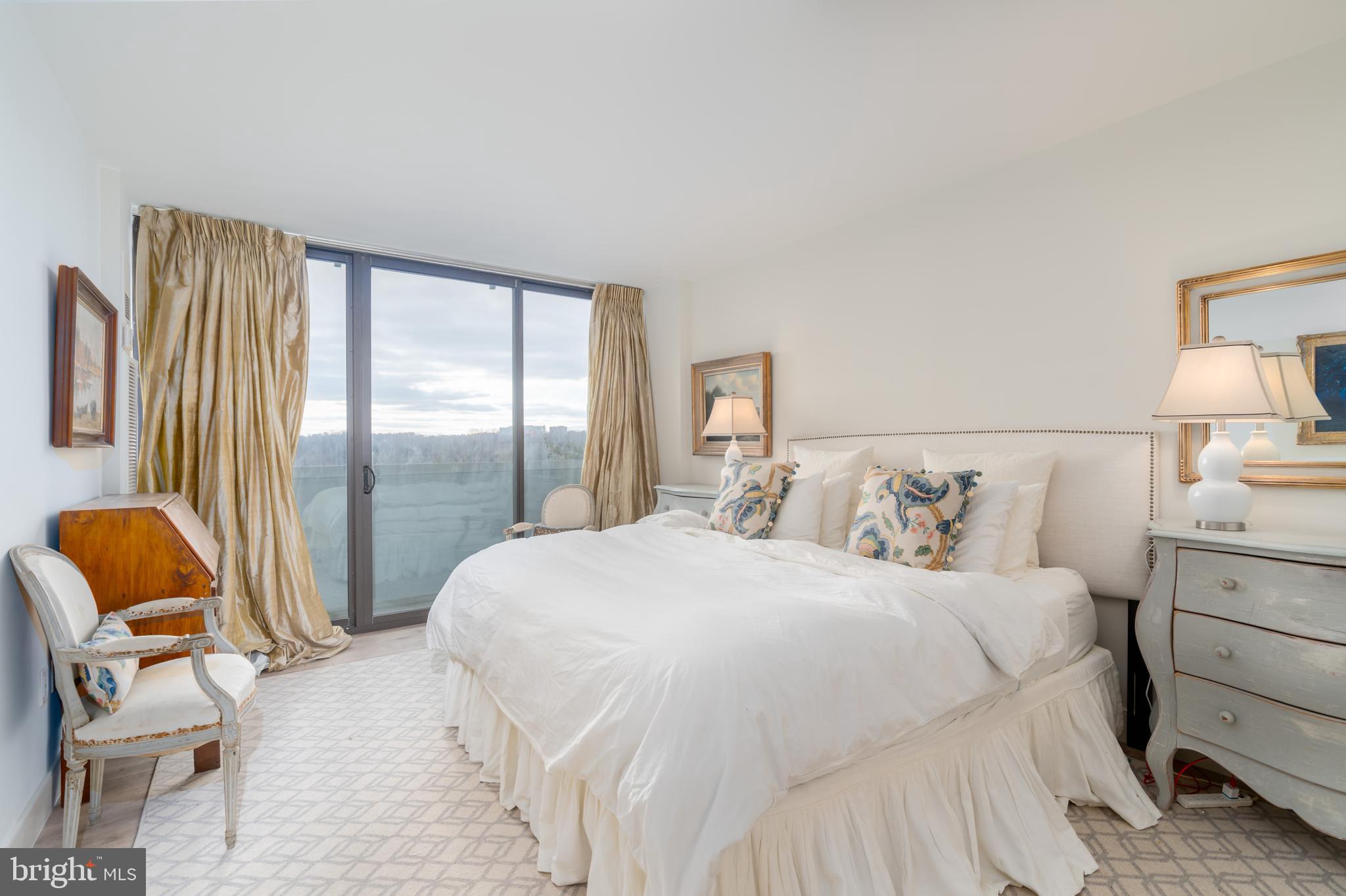 2700 VIRGINIA AVENUE NW 806