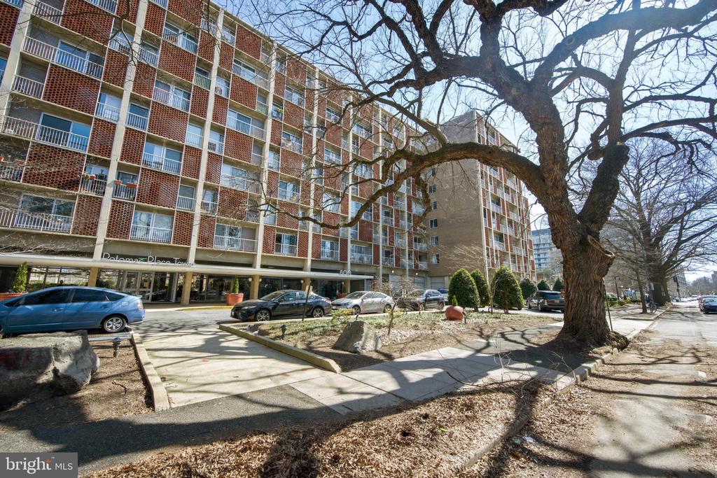 800 4TH STREET SW N410