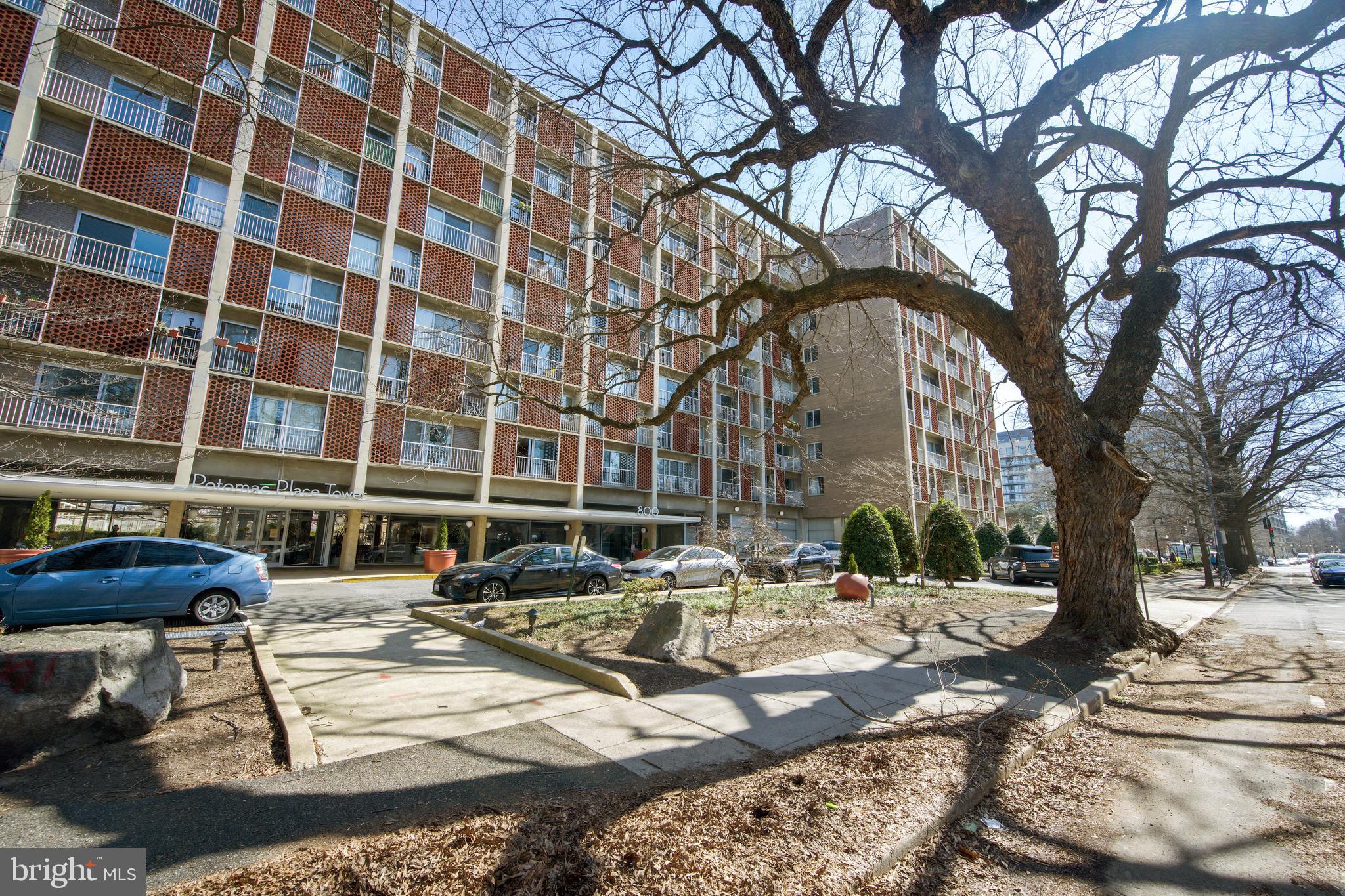 800 4TH STREET SW N410