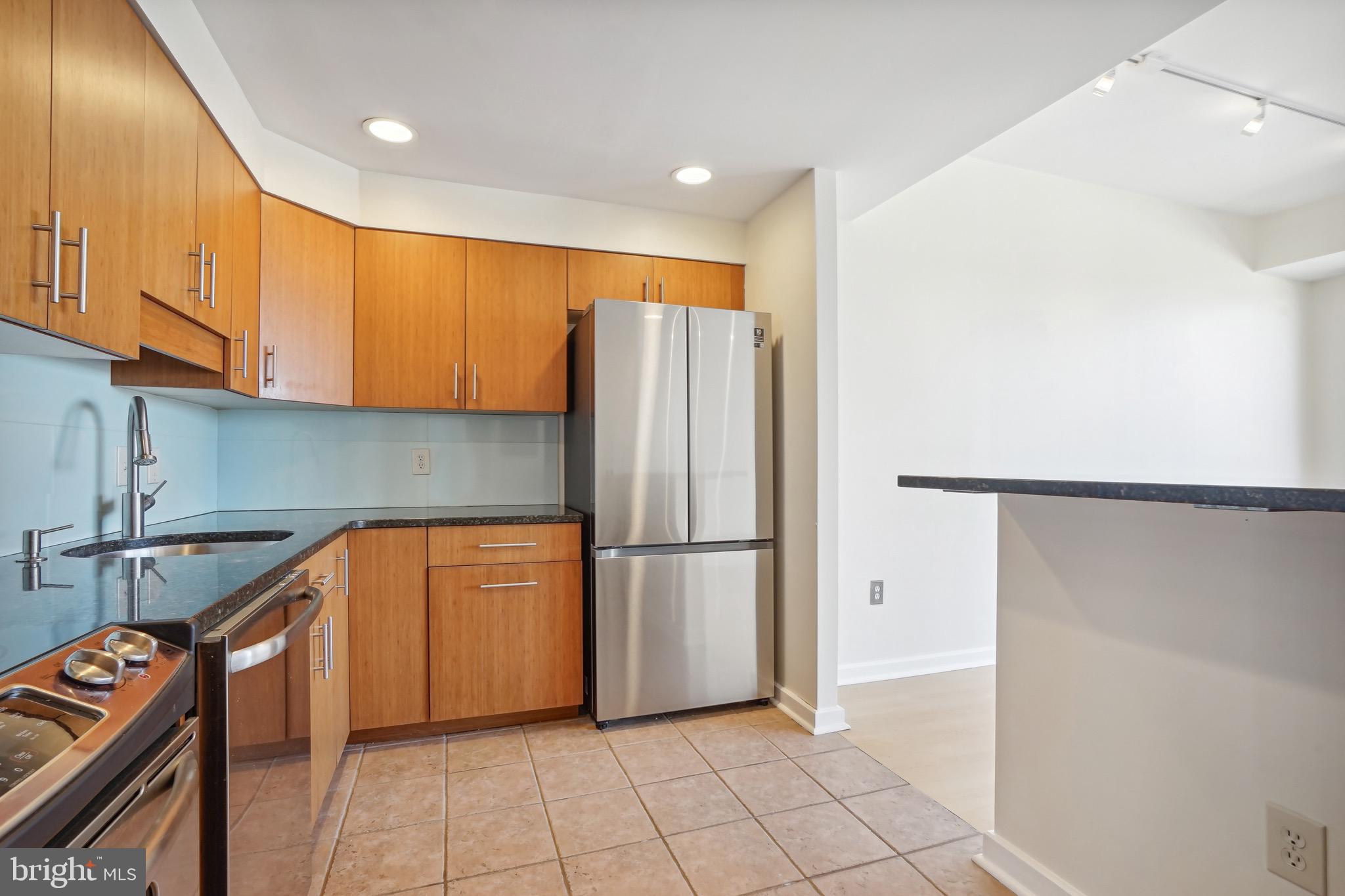 2141 P STREET NW 1005