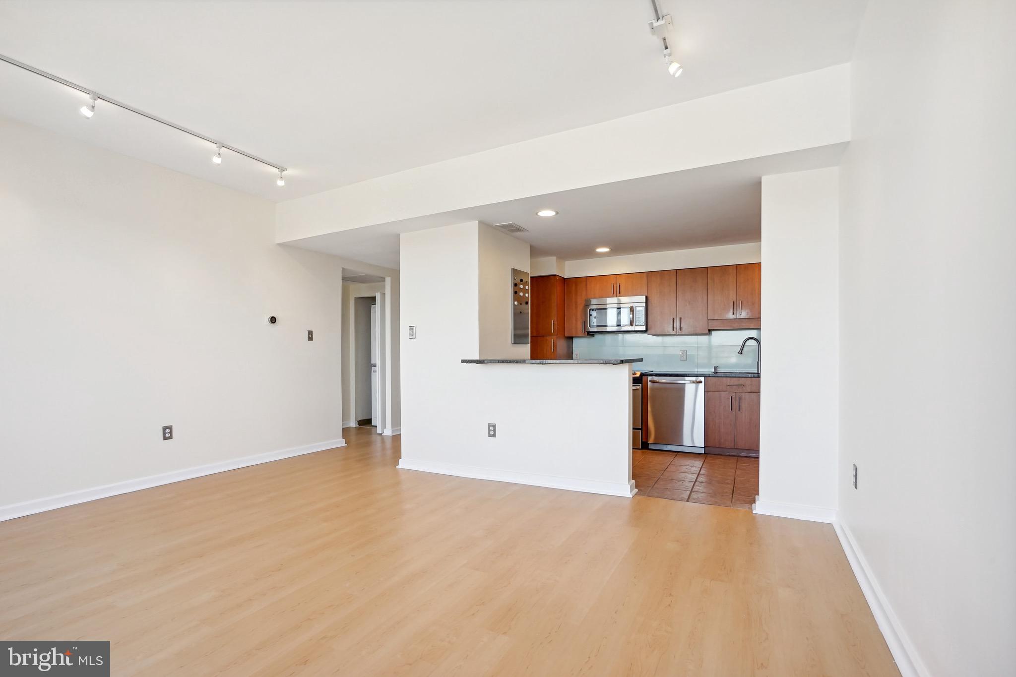 2141 P STREET NW 1005