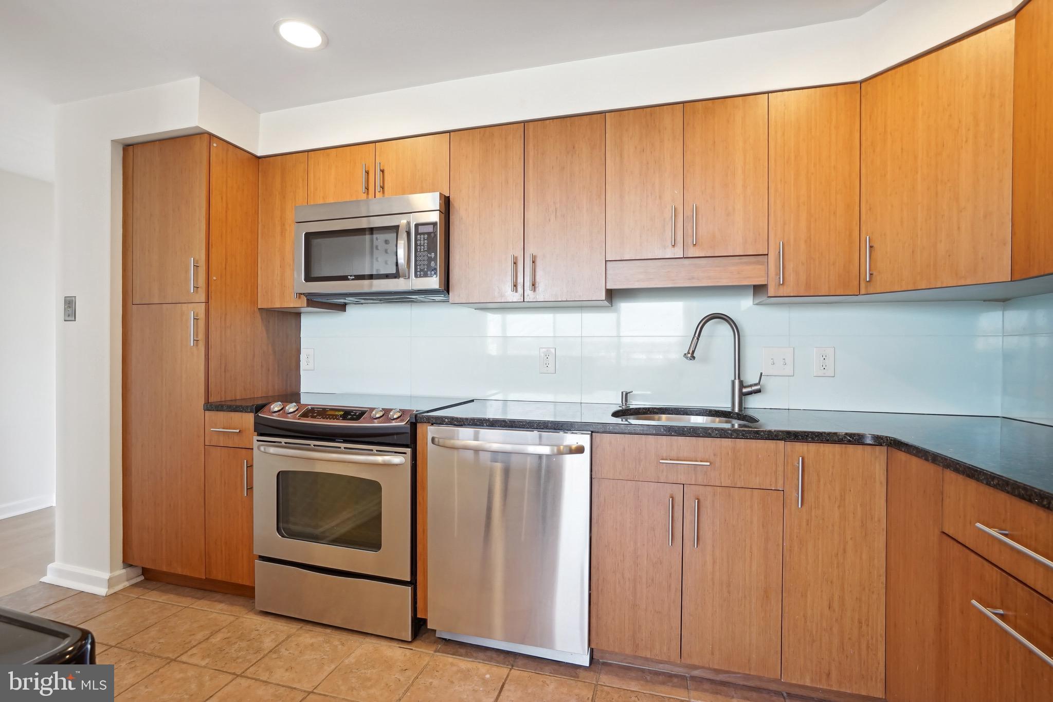 2141 P STREET NW 1005