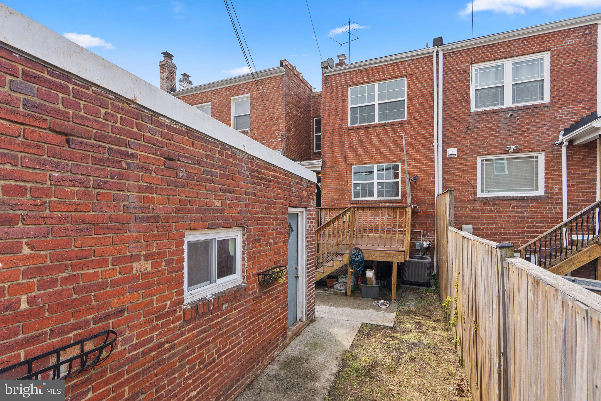 5027 NW 3RD STREET NW