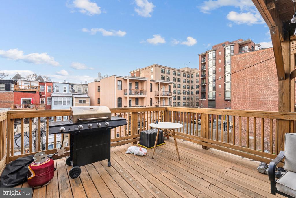 1362 KENYON STREET NW