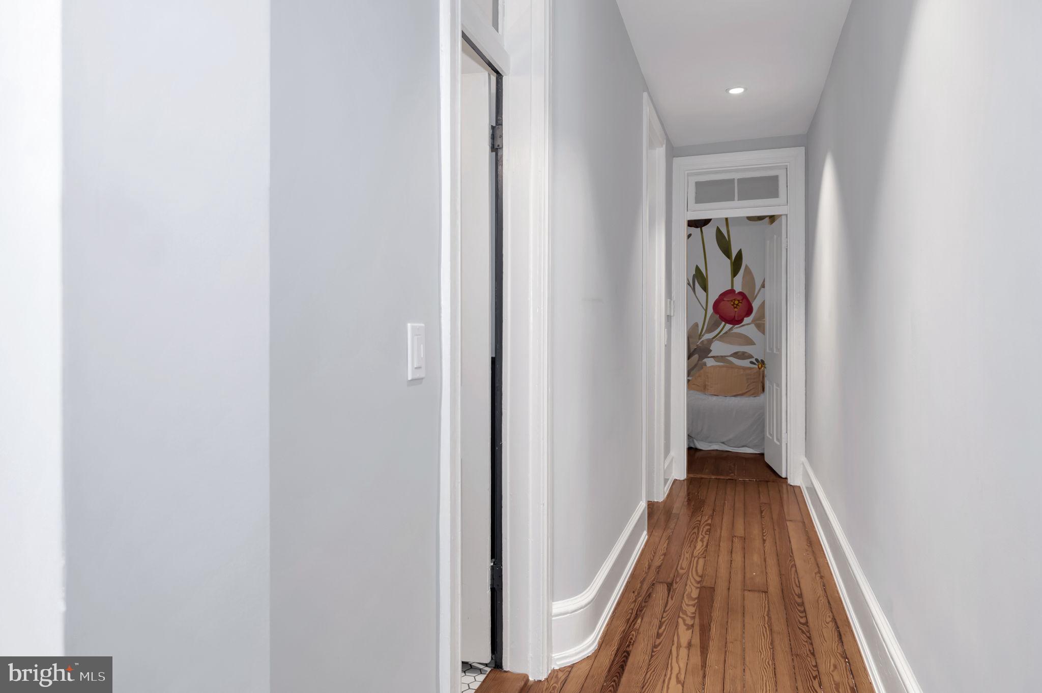 1102 E CAPITOL STREET NE