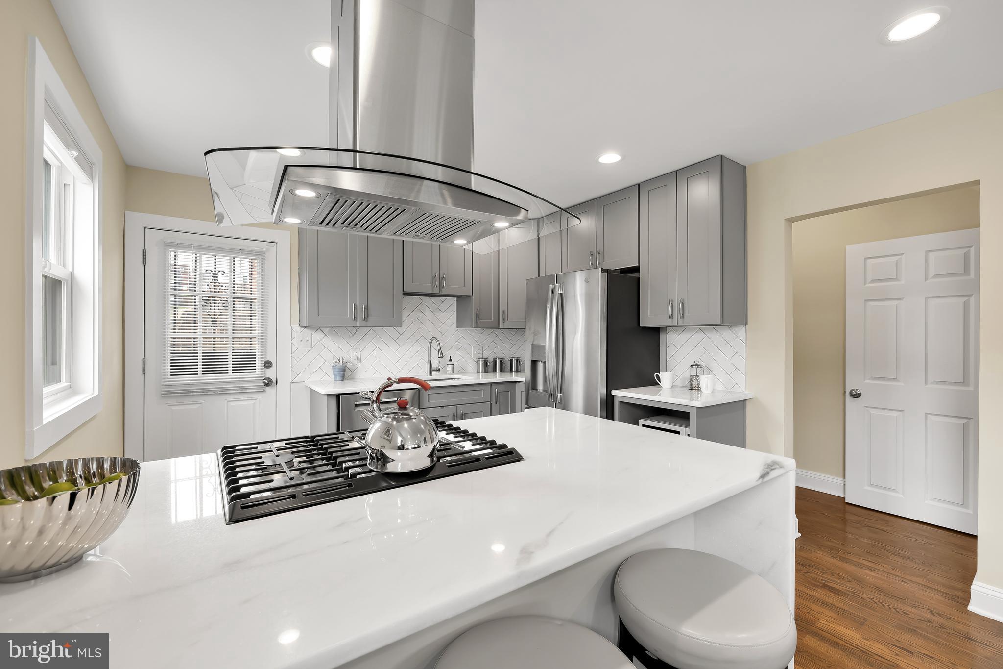 775 KENNEDY STREET NE