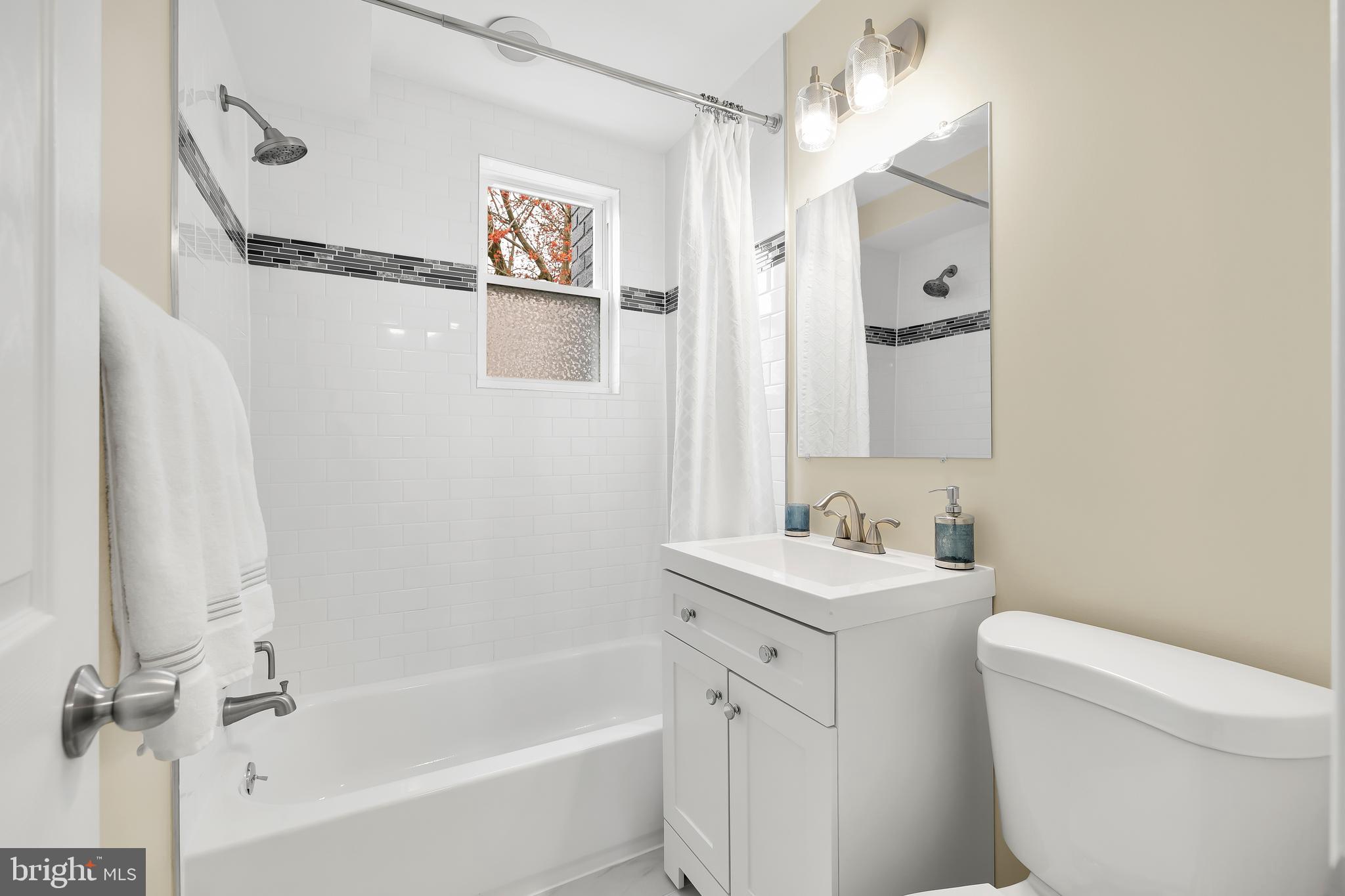 775 KENNEDY STREET NE