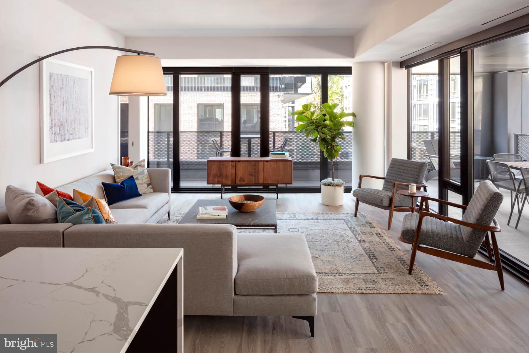 20 RIDGE SQUARE NW E-701