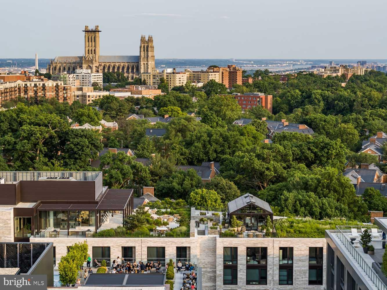 20 RIDGE SQUARE NW E-701