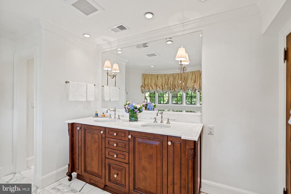 2446 KALORAMA ROAD NW
