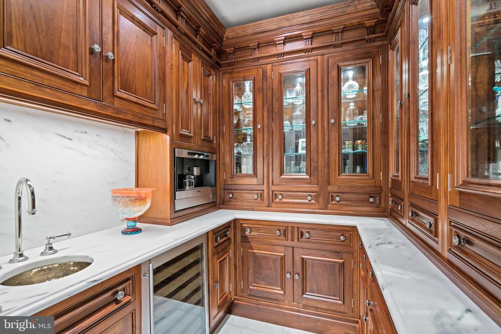 2446 KALORAMA ROAD NW