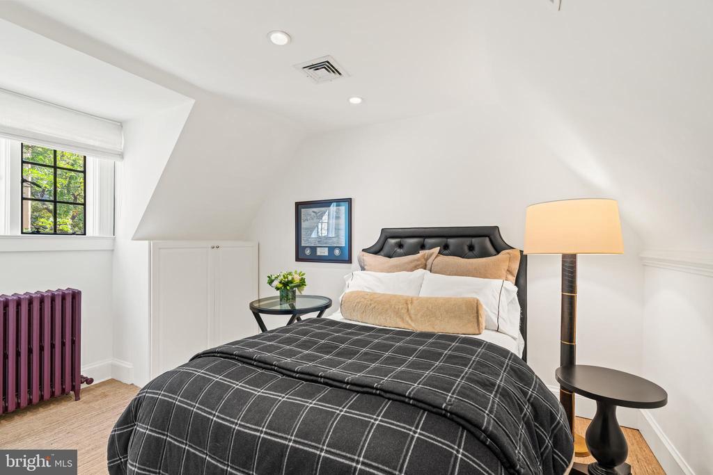 2446 KALORAMA ROAD NW