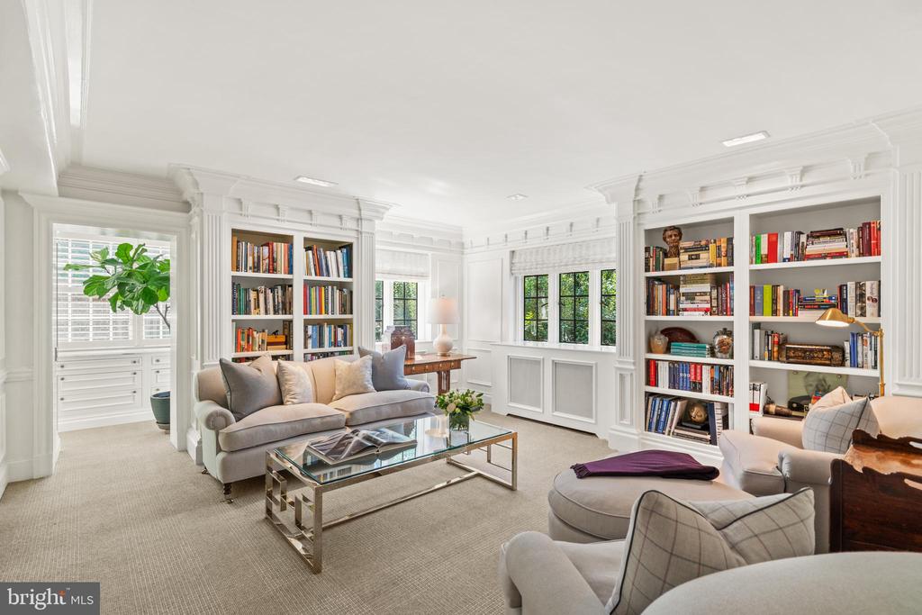 2446 KALORAMA ROAD NW