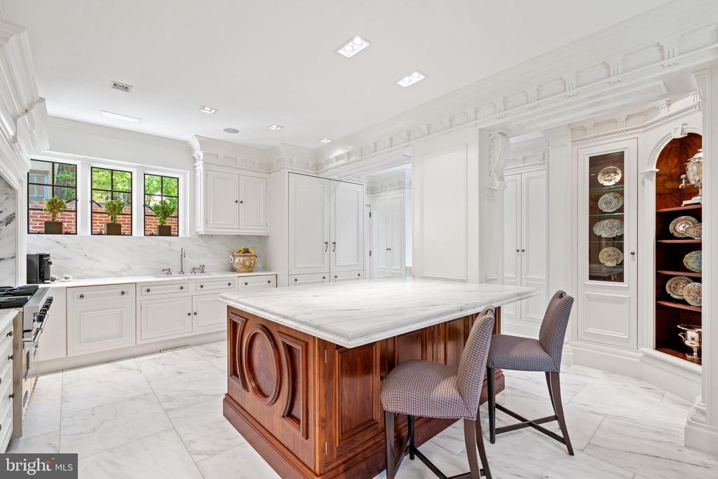2446 KALORAMA ROAD NW