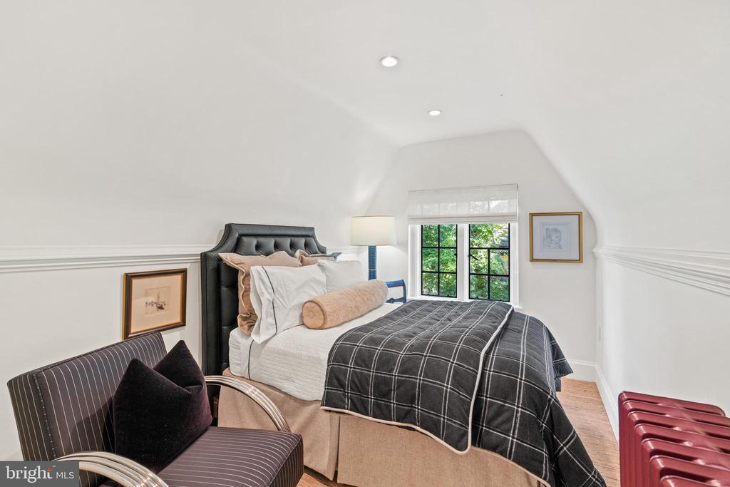 2446 KALORAMA ROAD NW