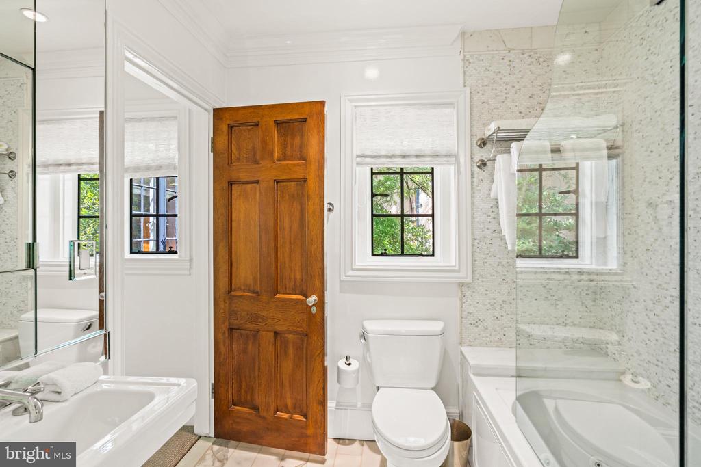 2446 KALORAMA ROAD NW